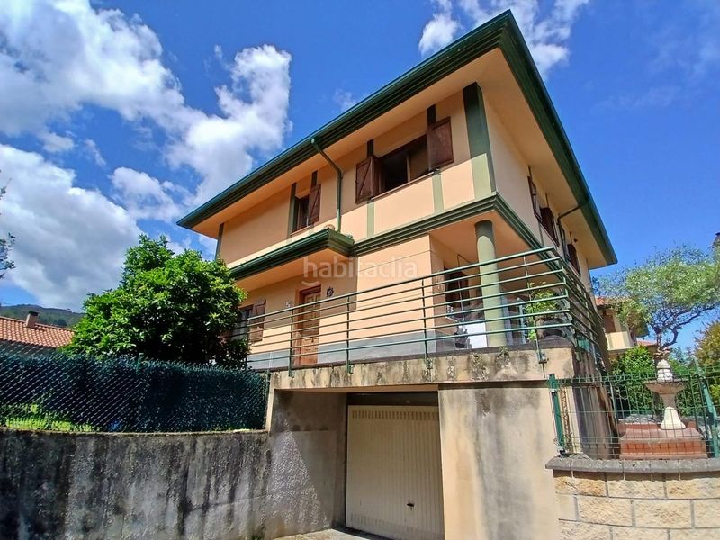 Foto d68f119b-bd50-4d43-b0b1-3065504786f3. Casa adosada en barrio otañes 77 gran oportunidad de inversión! en Castro - Urdiales
