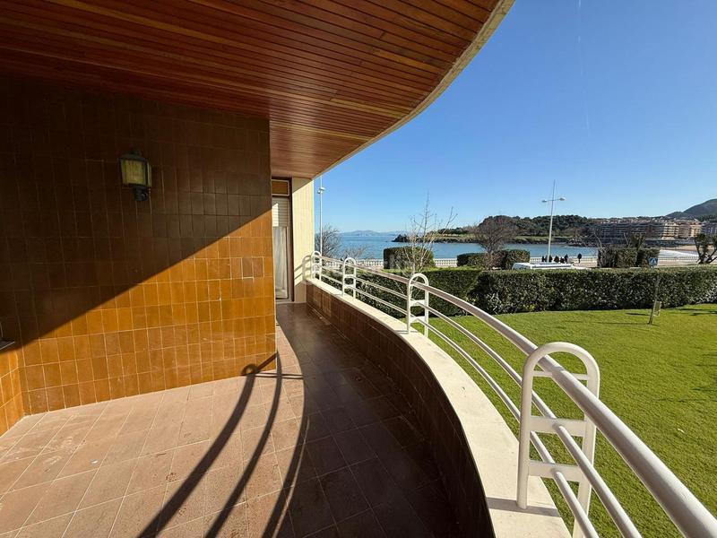 Foto 4e8c5a32-c4f0-4074-98e1-acf6f53d8488. Pis amb calefacció aparcament piscina a Brazomar Castro - Urdiales