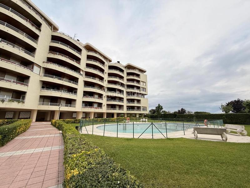 Foto 51bcf4c0-ab77-43c7-8d5b-55054a04ff97. Pis amb calefacció aparcament piscina a Brazomar Castro - Urdiales