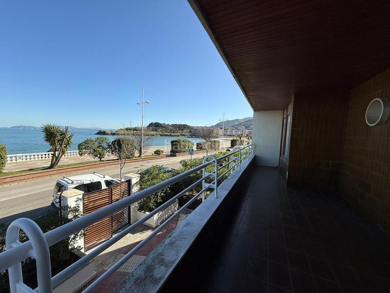 Foto da7d9117-79fd-4d81-b58b-f8ac03753c17. Pis amb calefacció aparcament piscina a Brazomar Castro - Urdiales