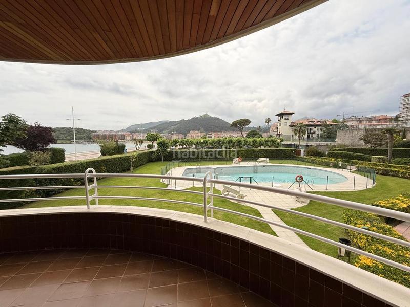 Foto f1357f3b-742c-4558-a855-36cff81d68a2. Pis amb calefacció aparcament piscina a Brazomar Castro - Urdiales