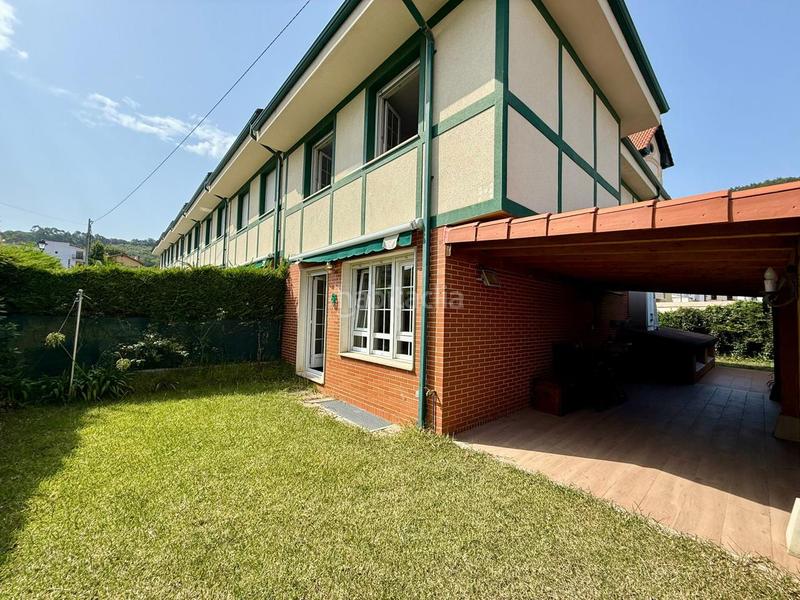 Foto 8bb21885-ef03-4116-8e12-ccf2a5ad463d. Casa bifamiliare con riscaldamento parcheggio in Mioño-Santullán Castro - Urdiales