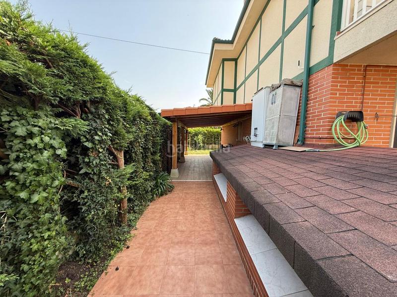 Foto e7ce30c2-a6e9-49ee-893d-e8dc9563753e. Casa bifamiliare con riscaldamento parcheggio in Mioño-Santullán Castro - Urdiales