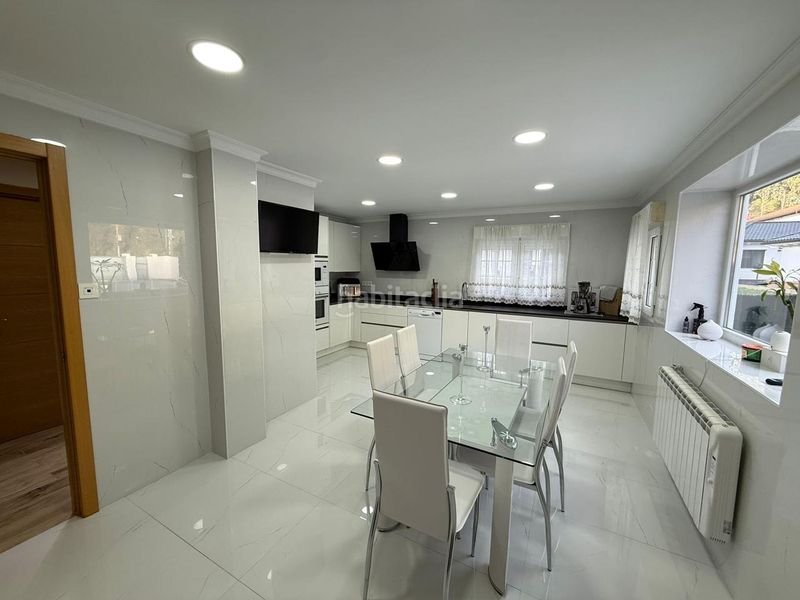 Foto a8615366-ef24-4dd2-a55b-ade1fb00b280. Casa amb calefacció aparcament piscina a Samano Castro - Urdiales