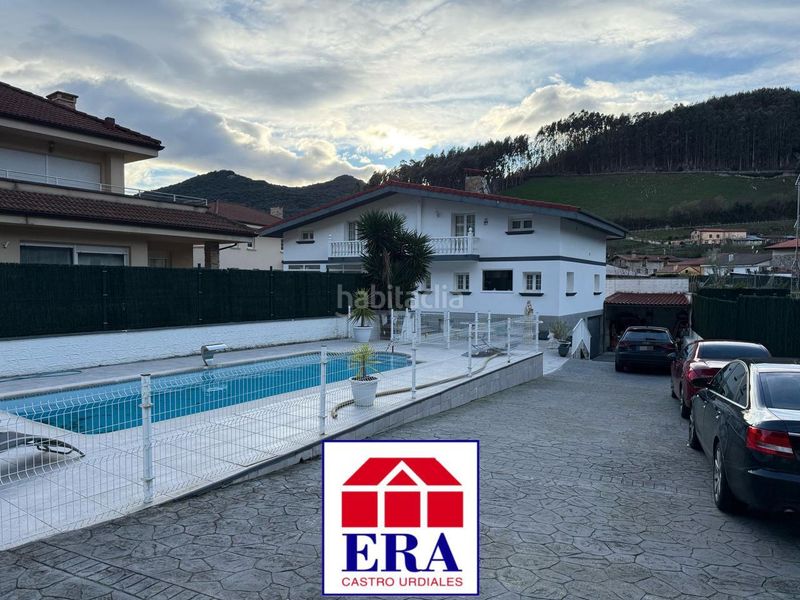 Foto b4819fcf-31a7-4f44-ba55-3b3204ecf424. Casa amb calefacció aparcament piscina a Samano Castro - Urdiales