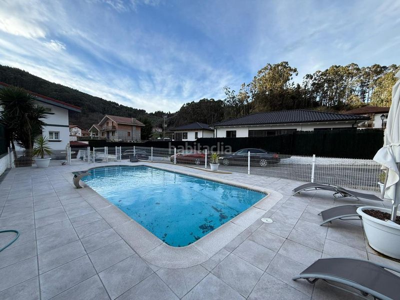 Foto c4dce622-0d58-4b22-b2b1-528c224d02e9. Casa amb calefacció aparcament piscina a Samano Castro - Urdiales