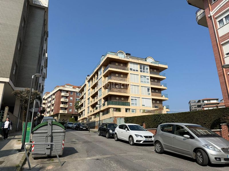 Foto 283e8080-9ae8-4324-823e-1e8993739288. Planta baixa amb calefacció aparcament a Playa Ostende Castro - Urdiales