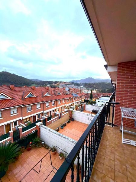 Foto 0fe3a6d0-eafd-4c03-8cfa-52b0cfc2a374. Casa adosada en Brazomar Castro - Urdiales