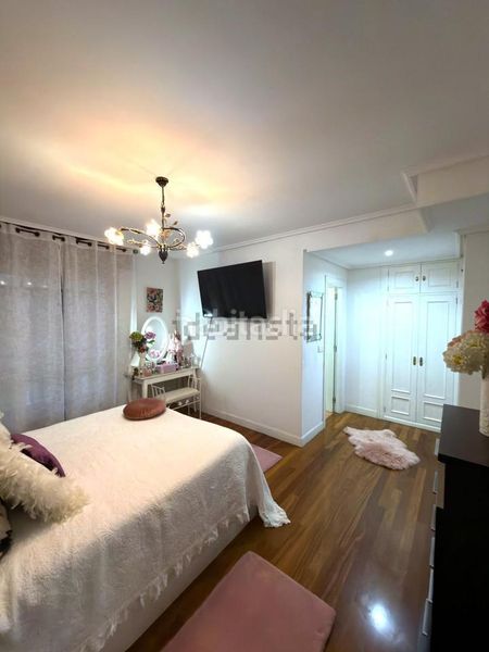 Foto 12509307-e3e7-4f97-ae39-152e9f16184c. Casa adossada amb calefacció aparcament a Brazomar Castro - Urdiales