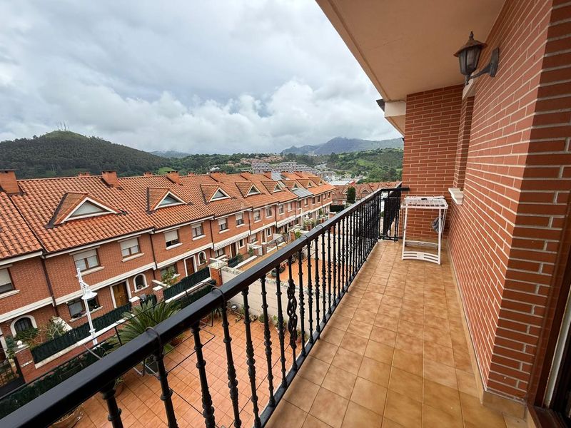 Foto 72d73b81-e95d-4f3b-8c60-cce6c04d5e78. Casa adossada amb calefacció aparcament a Brazomar Castro - Urdiales