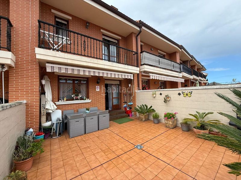 Foto 9626d05a-3170-4195-8f7e-21c34cee9101. Casa adossada amb calefacció aparcament a Brazomar Castro - Urdiales