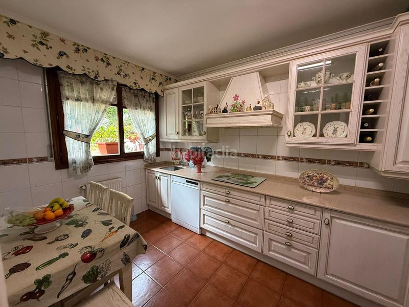 Foto f368ce04-831e-49df-80ec-30084438769e. Casa adossada amb calefacció aparcament a Brazomar Castro - Urdiales