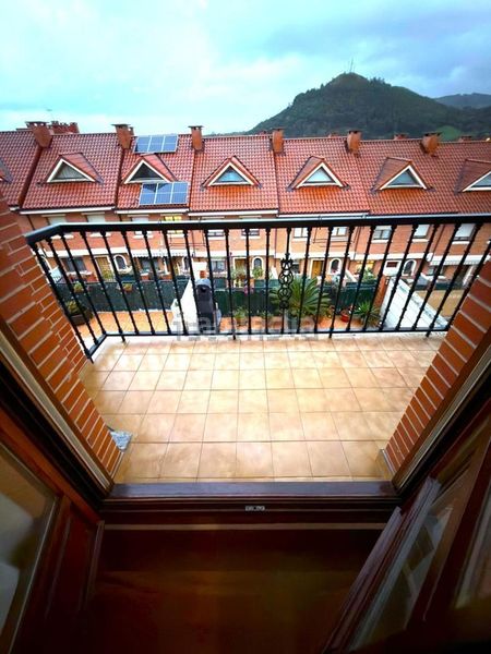 Foto f3807201-1eb1-4d61-8e9a-6c3811b43117. Casa adossada amb calefacció aparcament a Brazomar Castro - Urdiales