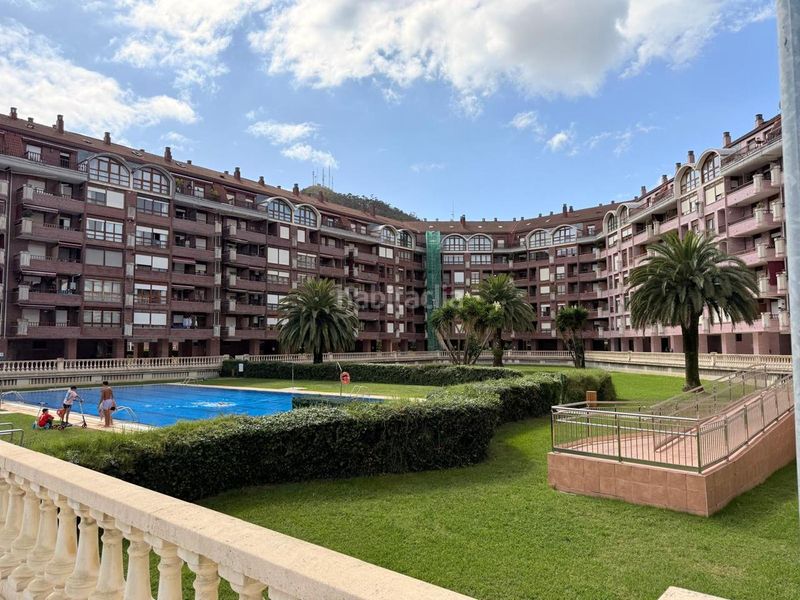 Foto 17d03002-ef78-45e3-bdfc-f1fc0421a7fc. Pis amb calefacció aparcament piscina a Brazomar Castro - Urdiales