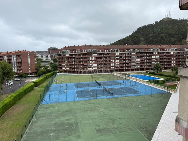 Foto 0358771d-00ec-4f0c-9083-914198a9c7aa. Pis amb calefacció piscina a Brazomar Castro - Urdiales
