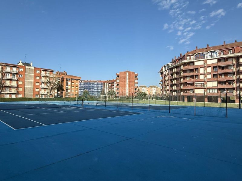 Foto 3491f72a-e248-4e64-8989-edfebdf71ef0. Pis amb calefacció piscina a Brazomar Castro - Urdiales
