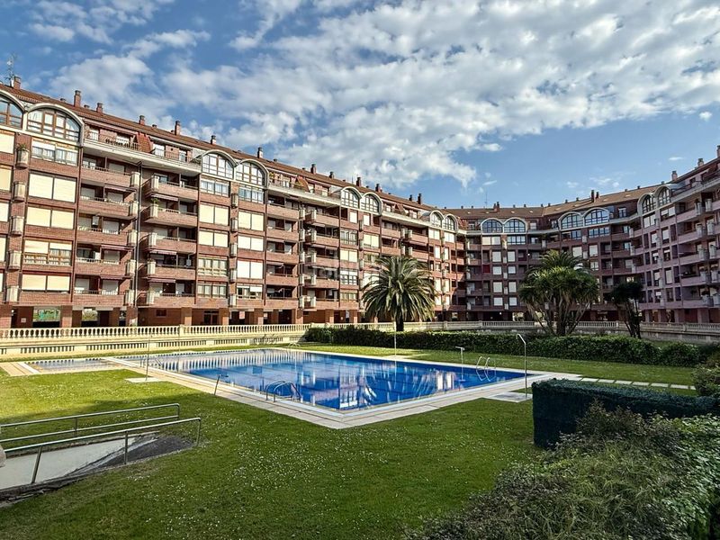 Foto b6c3f5c2-c76d-4207-9801-5552d751b315. Pis amb calefacció piscina a Brazomar Castro - Urdiales