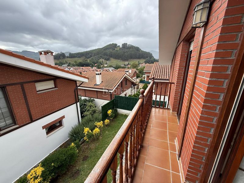 Foto 8e56f7b4-2416-4ed3-b44f-4202b635e18c. Casa amb calefacció aparcament a Samano Castro - Urdiales