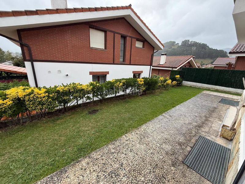 Foto f2d83fa4-fe72-42ec-8341-5043d7cfd834. Casa amb calefacció aparcament a Samano Castro - Urdiales
