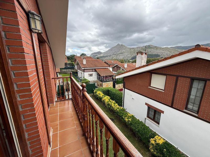 Foto f4566c26-6937-41dc-bf45-061e2c2eca48. Casa amb calefacció aparcament a Samano Castro - Urdiales