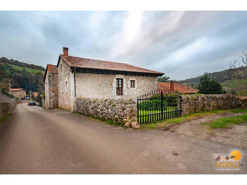 Foto 548a3784-bd38-4931-87f3-6df0dc867376. Casa casona cántabra , piedra y madera , oreña , venta , cantabria en Alfoz de Lloredo