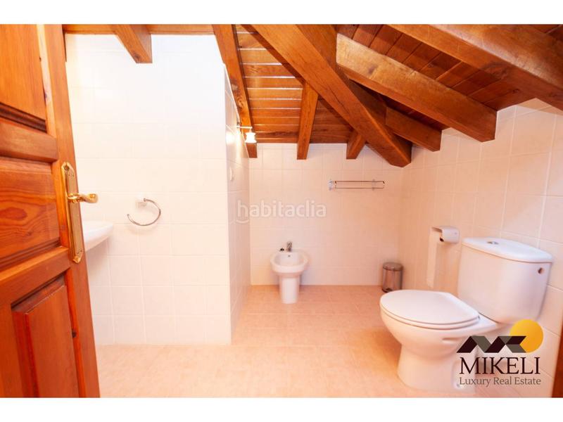 Foto 28e0381f-9189-4236-bbc7-0c70fb772c2c. Edificio en barrio la herrán 46 encantadora posada una inversión única en cantabria en Santillana del Mar