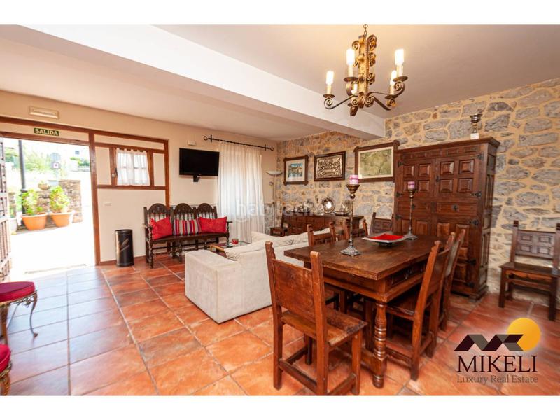 Foto 3f915e58-c0dd-4ff5-bced-811dfa8abdb7. Edificio en barrio la herrán 46 encantadora posada una inversión única en cantabria en Santillana del Mar