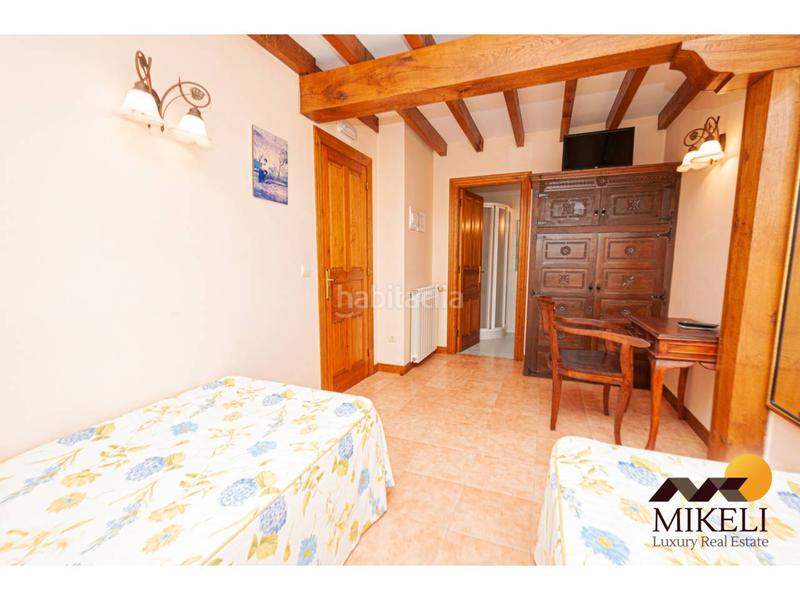 Foto df44b8c9-026a-4d3d-9b7c-73484188613a. Edificio en barrio la herrán 46 encantadora posada una inversión única en cantabria en Santillana del Mar