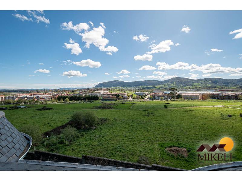 Foto 74f8b12d-53b8-422a-a8a5-13a1e76a257e. Chalet un chalet en venta amplio y cautivador en guarnizo, en Astillero (El)