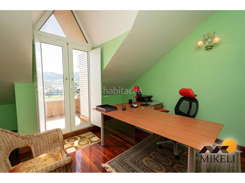 Foto 877b8549-e6e3-43d3-9730-4a1ec1342a03. Chalet un chalet en venta amplio y cautivador en guarnizo, en Astillero (El)