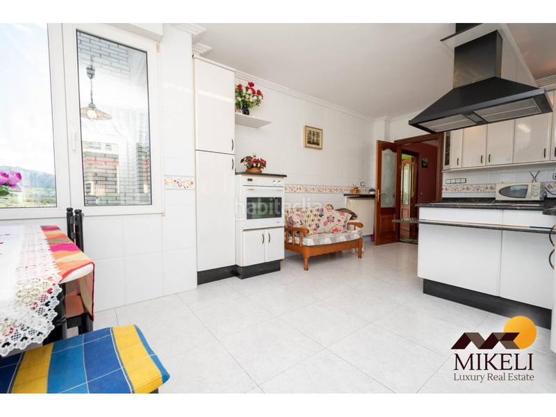 Foto a8285299-614e-4779-a93f-be071f20725a. Chalet un chalet en venta amplio y cautivador en guarnizo, en Astillero (El)