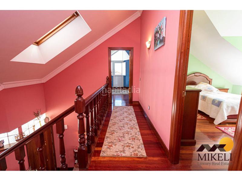 Foto b0c7b849-744c-4e37-844b-5daaacbeeb9e. Chalet un chalet en venta amplio y cautivador en guarnizo, en Astillero (El)