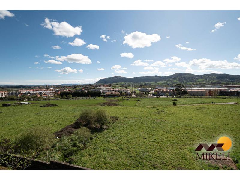 Foto b90e8a6b-e012-4131-aafa-3021ec51dc95. Chalet un chalet en venta amplio y cautivador en guarnizo, en Astillero (El)