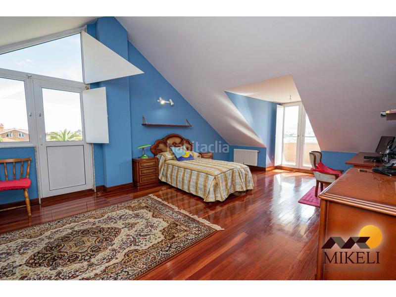 Foto bbb0d367-b3f8-4a3a-b087-827011343726. Chalet un chalet en venta amplio y cautivador en guarnizo, en Astillero (El)