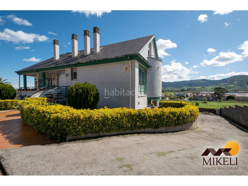 Foto be0c0d2d-a296-4eb3-b9e2-ff1774f87df6. Chalet un chalet en venta amplio y cautivador en guarnizo, en Astillero (El)