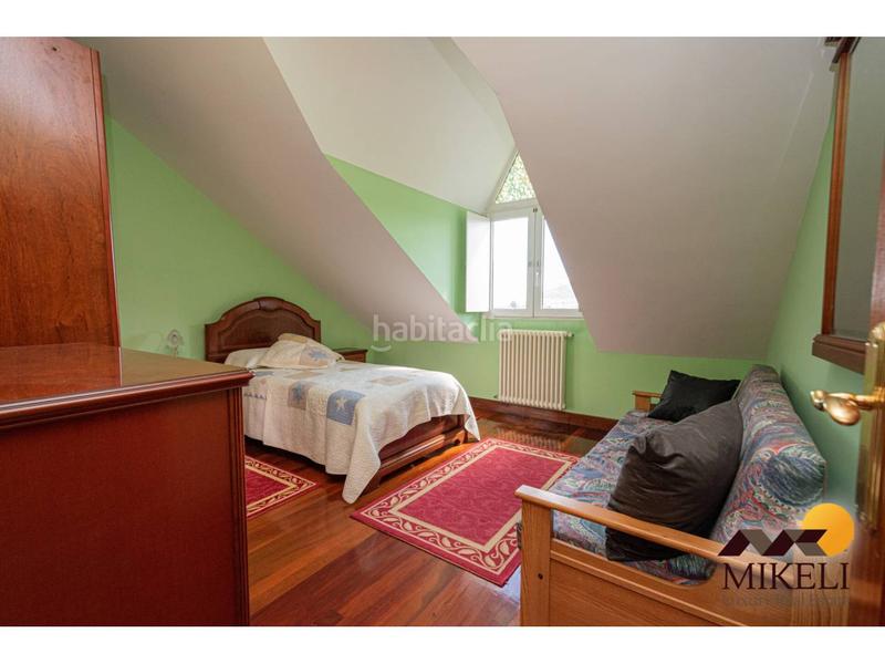 Foto e6934d1d-b279-43c7-8588-b55c59be0b8e. Chalet un chalet en venta amplio y cautivador en guarnizo, en Astillero (El)