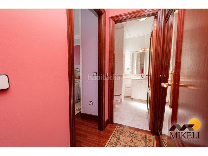 Foto f0ebc603-89b4-4d87-9e8c-55ca99eee7fb. Chalet un chalet en venta amplio y cautivador en guarnizo, en Astillero (El)