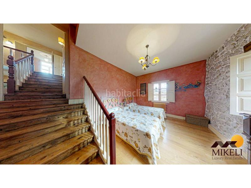Foto d7eddc3e-8b1f-4cdb-942b-c0dabe3ff83e. Chalet herencia indiana en Puente Viesgo