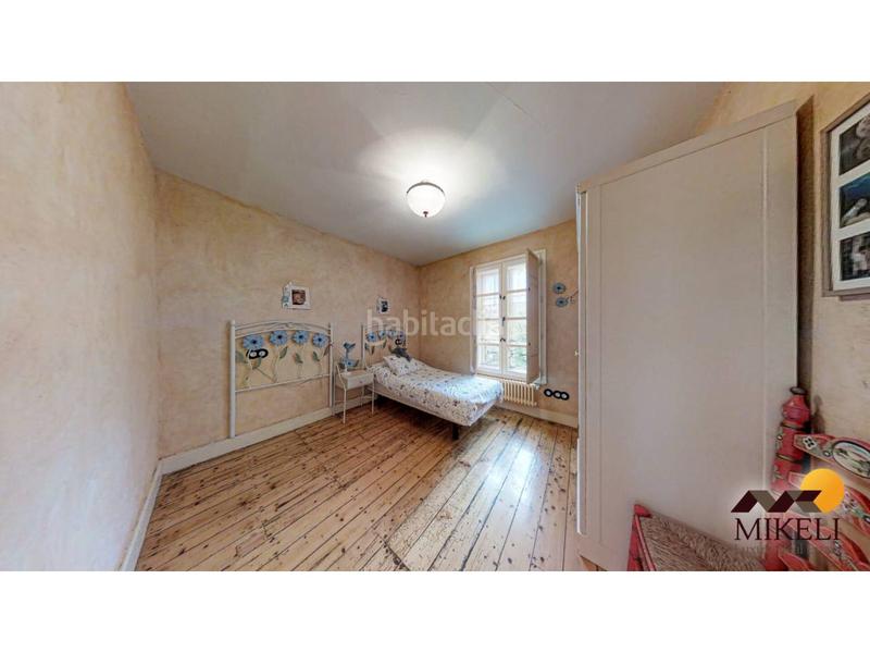 Foto e4a2d206-29b8-4a88-a1b9-1d7c3781e49c. Chalet herencia indiana en Puente Viesgo