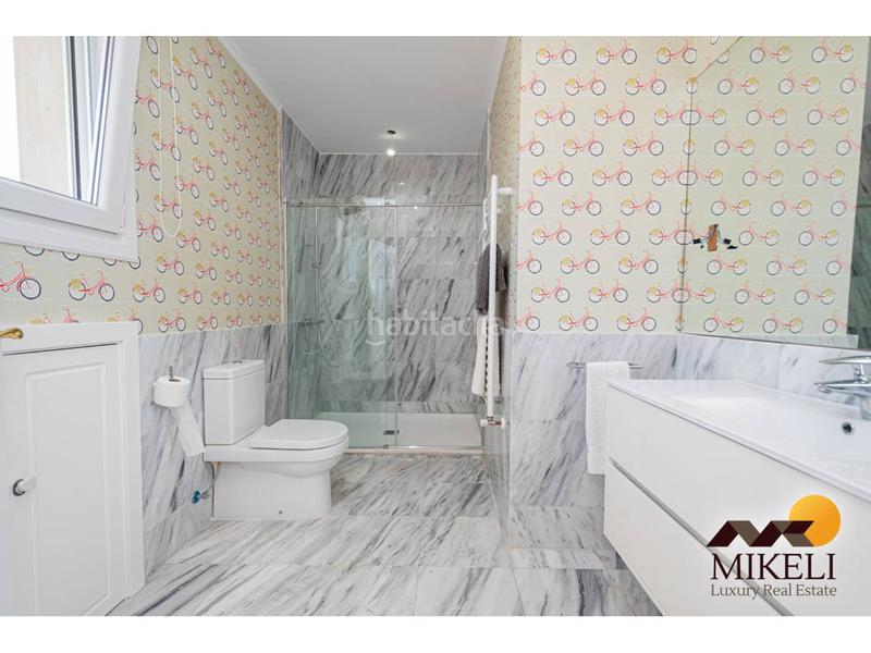 Foto 4c4aa6c1-c62a-4fa3-994c-821d3668eae2. Xalet amb calefacció aparcament piscina a Meruelo