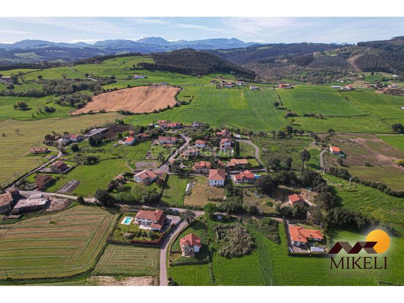 Foto 6101ac24-9a9d-4b7c-a1d6-dcd89f3681e8. Xalet amb calefacció aparcament piscina a Meruelo