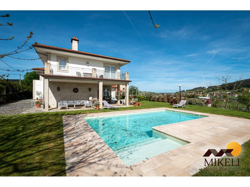 Foto a9798bb1-7425-4f7d-9aa5-f70221cd4814. Xalet amb calefacció aparcament piscina a Meruelo