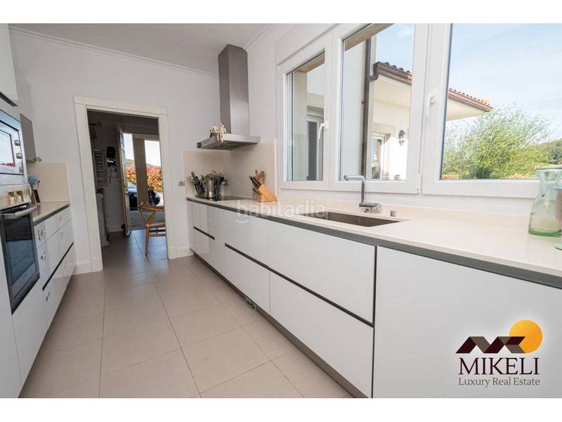 Foto afbed360-2904-4d79-85d9-b82f8eb6910c. Xalet amb calefacció aparcament piscina a Meruelo