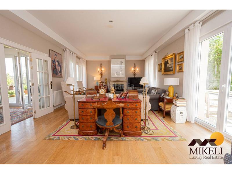 Foto b65a0365-8871-4585-86df-76e77409a5b5. Xalet amb calefacció aparcament piscina a Meruelo