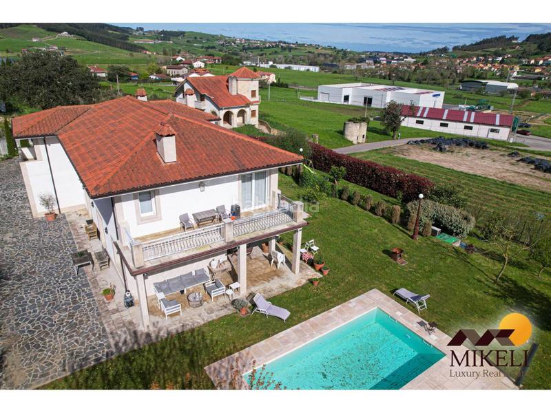 Foto c1cd0c8f-4740-44f2-9d5e-d03bc74883e9. Xalet amb calefacció aparcament piscina a Meruelo