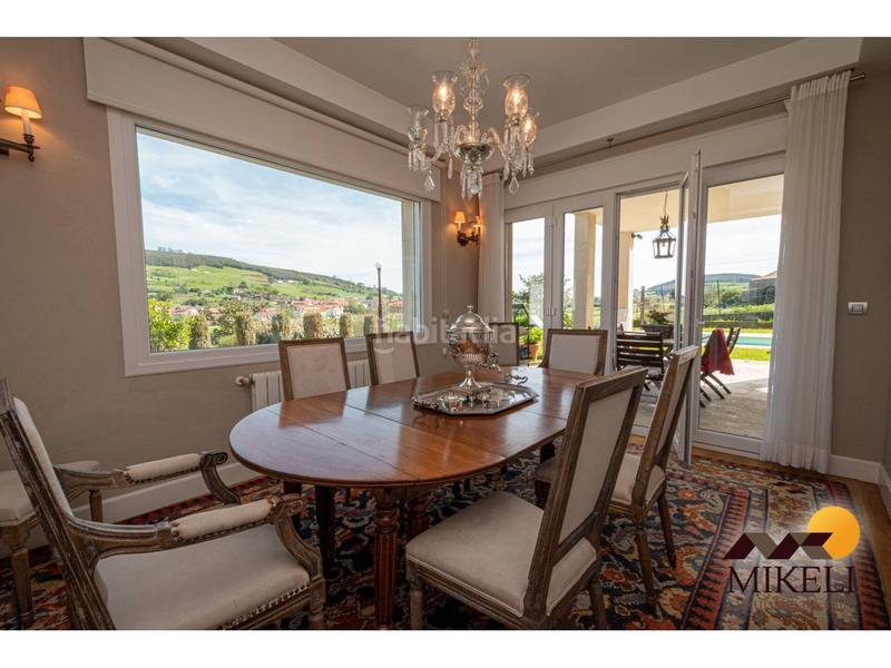 Foto ce7f7262-9e4e-4585-be88-298306afd572. Xalet amb calefacció aparcament piscina a Meruelo