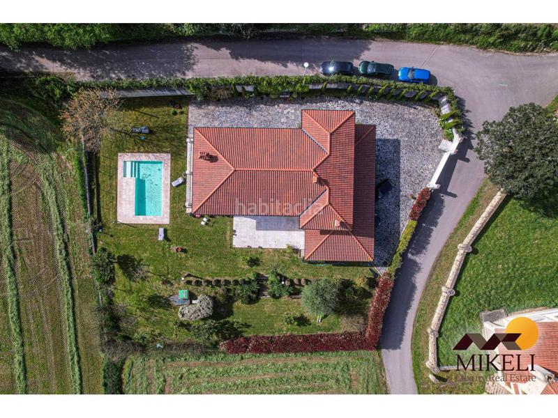 Foto ee1d7c37-5fd6-4346-9651-dfdf7ef81643. Xalet amb calefacció aparcament piscina a Meruelo