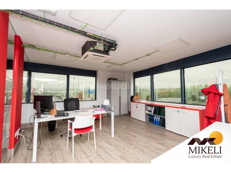 Foto 169fa706-6c16-4f0d-836e-6cb482c60732. Alquiler local comercial edificio exclusivo de oficinas en alquiler en Maliaño en Camargo