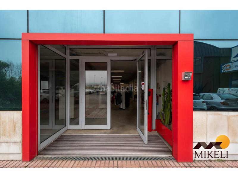 Foto 4d88f3ca-569f-4b5f-8997-a5287cd48cda. Alquiler local comercial edificio exclusivo de oficinas en alquiler en Maliaño en Camargo