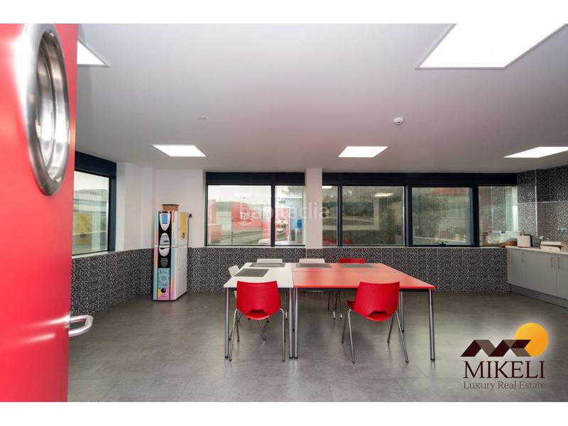 Foto 50c60c71-0d28-4a64-8320-839ac4bba3a3. Alquiler local comercial edificio exclusivo de oficinas en alquiler en Maliaño en Camargo